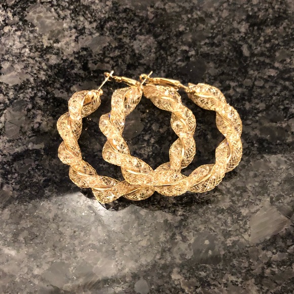 *LAST PAIR* NWT Twisted Hoop Earrings - Picture 3 of 4